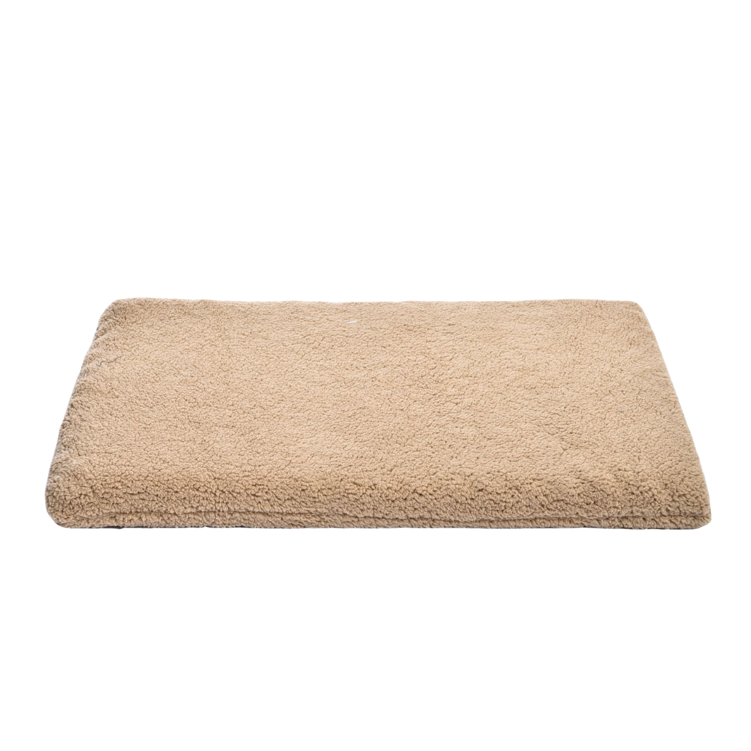 Zachte pluche hoes en drukverlagende traagschuim vulling van het beige hondenkussen